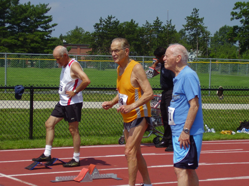 Mike in blue at the starting line.